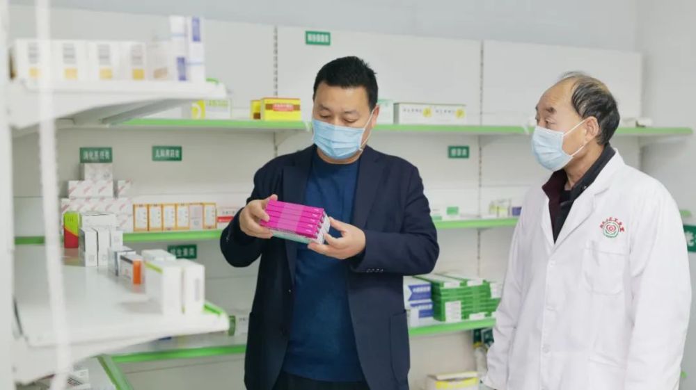 最美公务员秦智为人民服务再小的螺丝钉也有奋斗的意义