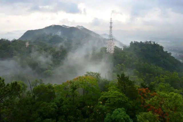 作为一座山水城市,恩平境内既有"一河四山(锦江河,鳌峰山,大松岭