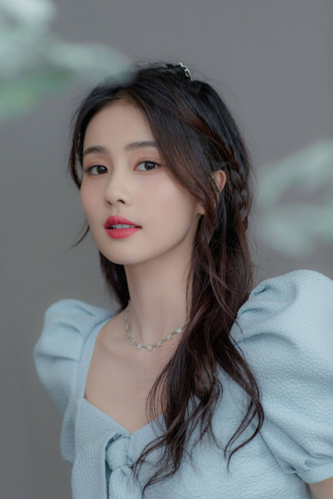 白鹿成新晋古装女神,路透照战损妆又美又殇,小鹿眼更是楚楚动人