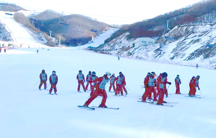【晨报快讯】滑起来!延吉梦都美滑雪场今日开板