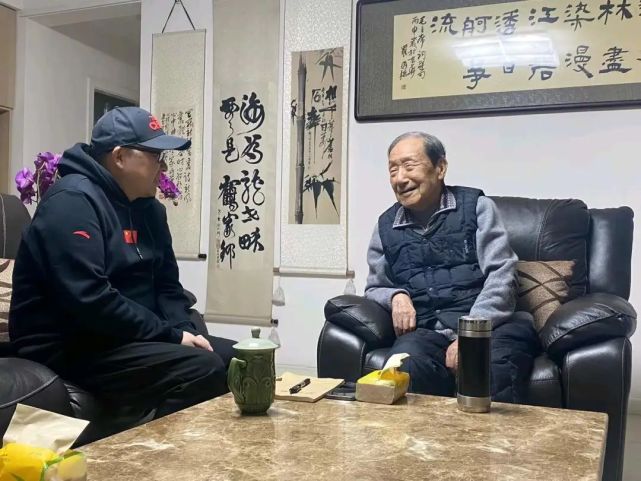 97岁著名诗人,剧作家贺敬之先生近照曝光 身体健康精神状态良好!