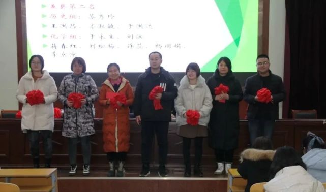大会第二项,由沧县中学张丙友校长,秦凤海副校长,陈义广副校长