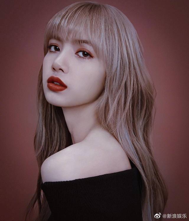 black pink成员lisa新冠痊愈,恭喜美女啦