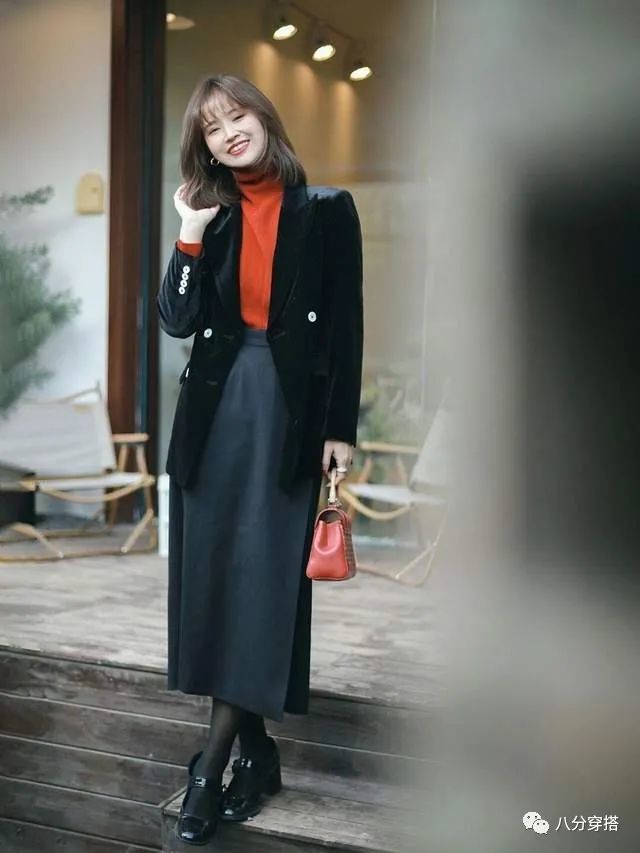 "丝绒西装"才是最适合ol的单品,知性干练又高级,谁穿谁美