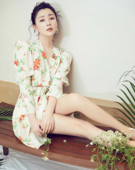 实力派女演员殷桃,40岁后,少女感更加明显了
