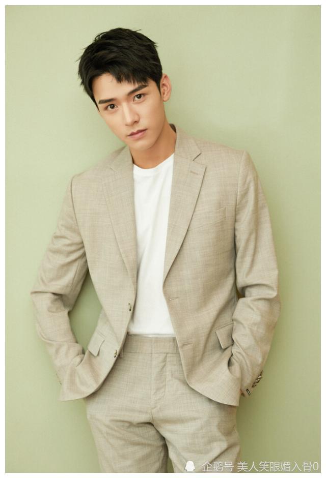 盘点2021年最受欢迎的10位男明星李现上榜王一博肖战排第几