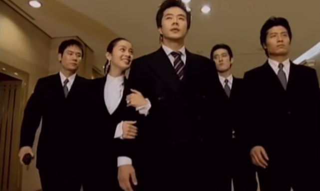 编剧总是让车诚俊在大街上与韩静书偶遇.