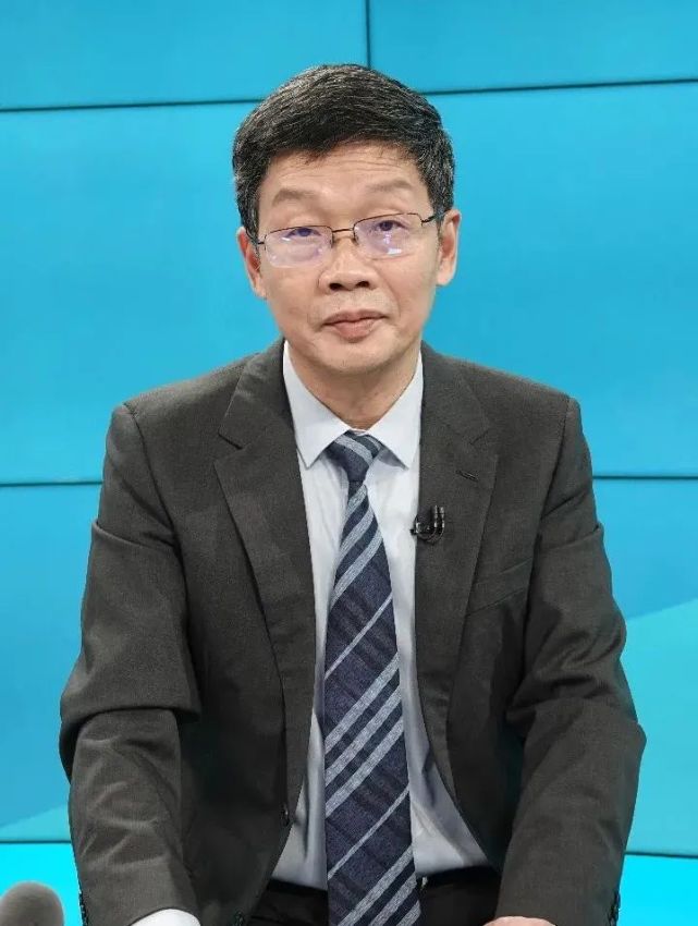 医院脊柱外科主任 刘海鹰北京大学人民医院脊柱外科主治医师 刘辰君