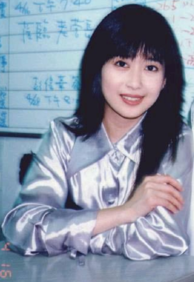 52岁孟庭苇袒露退出歌坛的辛酸故事,曾怕孩子受伤害拒