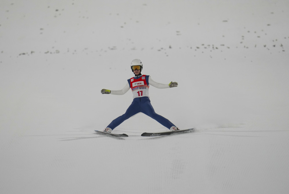 (走近冬奥)跳台滑雪——国际雪联跳台滑雪洲际杯男子个人大跳台赛况