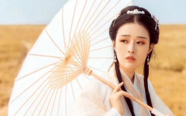 温婉素雅绝美的古装美女