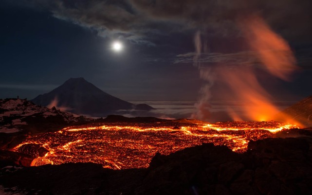 比如,迅速降温,白日湖南,暴风雨,甚至泥浆浴(火山灰与雨水的混合物)