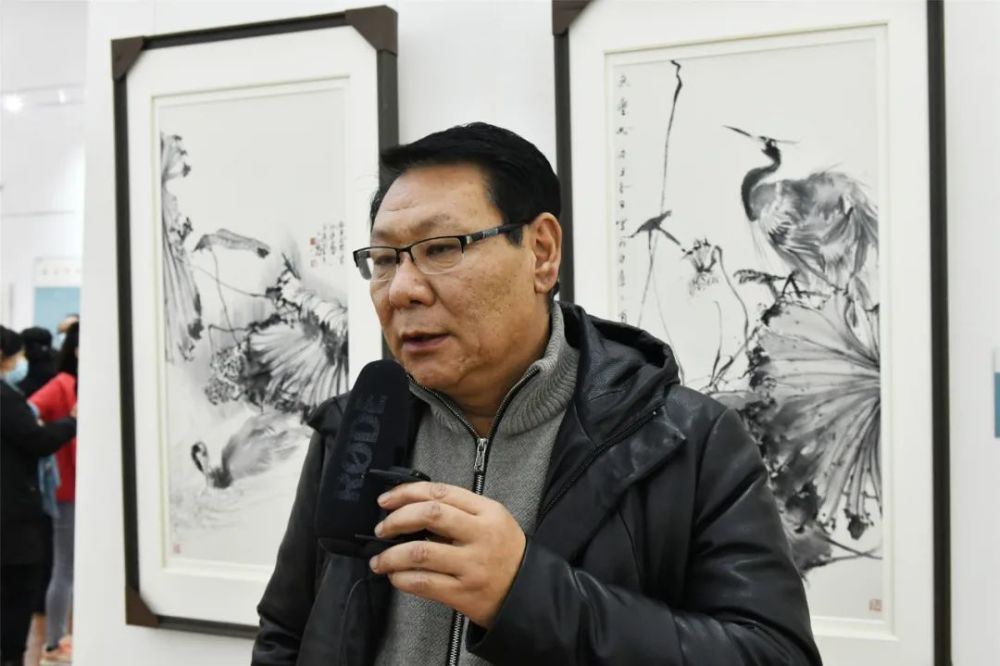 参展画家,中国美协会员,中国人民大学画院导师,清华美院高研班