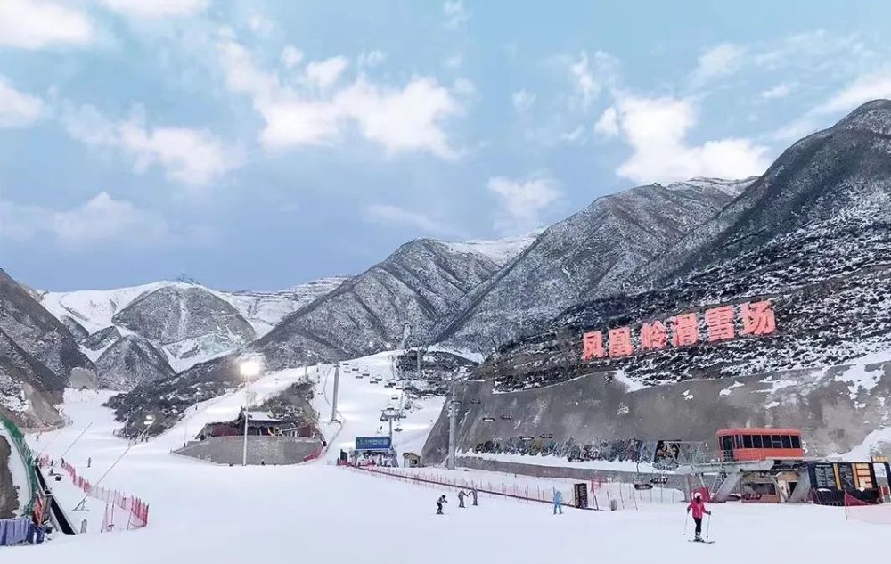 速度与激情的体验抱龙山凤凰岭滑雪场开滑