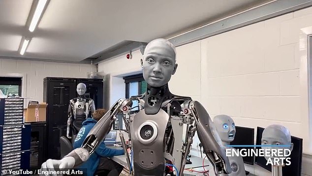 它可能与威尔·史密斯(will smith)的大片《我,机器人》(i, robot)中