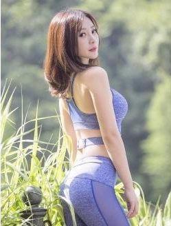 柳岩为什么至今未婚?看过她深蹲后才明白,没人配得上!