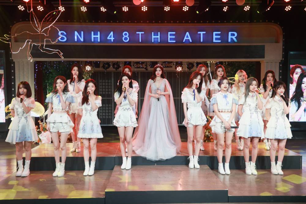 snh48林思意入团八年毕业公演纱裙造型仙气飘飘