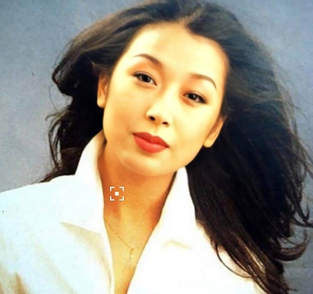 孙悦还被评为了全国最受欢迎的女歌手.