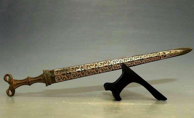 2500年古船发现50多把古剑,却仍然寒气逼人,考古家:不输夫差剑