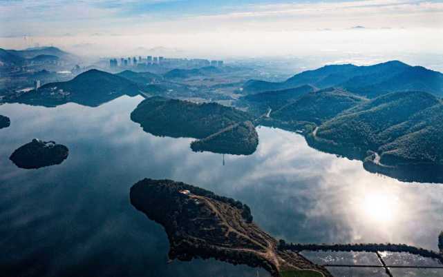 氤氲九龙湖,湖光山色秀