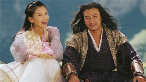 同样,虚竹的几个师傅也是绝世高手:无崖子,天山童姥,李秋水,他们虽然