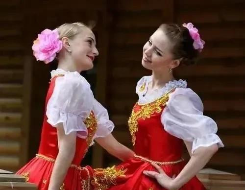 俄罗斯有170多个民族,其中俄罗斯族占78%,该民族属于东斯拉夫人的