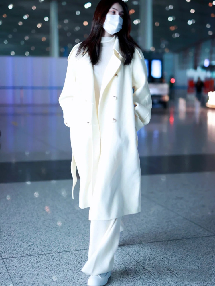 白色雪尼尔阔腿裤才是冬季搭配神裤优雅美丽不冻人