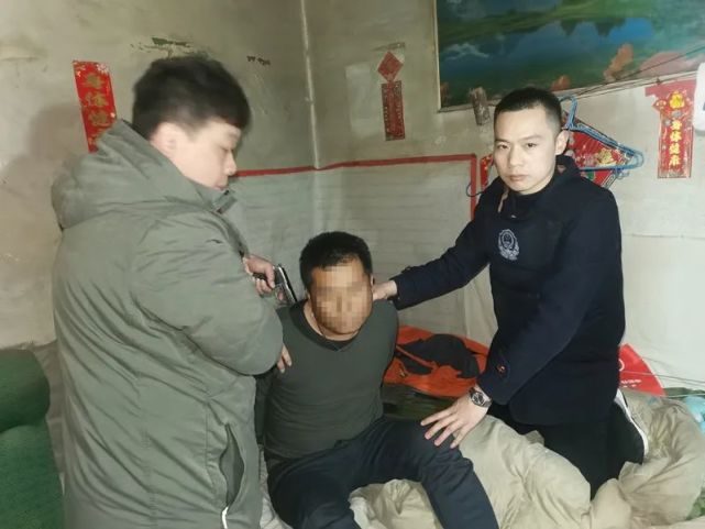 邢台某村发生一起重大刑事案,警方迅速侦破,嫌疑犯被抓