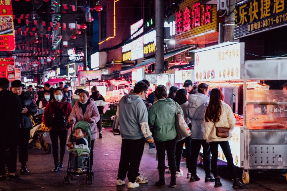 街拍昆明双桥夜市风情街