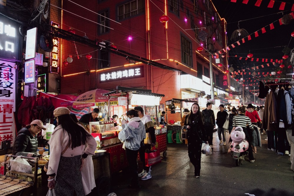 街拍昆明双桥夜市风情街