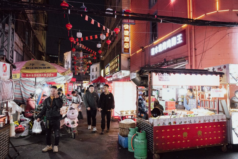 街拍昆明双桥夜市风情街