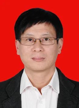 魏以军,男,汉族,1971年1月出生,湖北洪湖人,1992年10月加入中国共产
