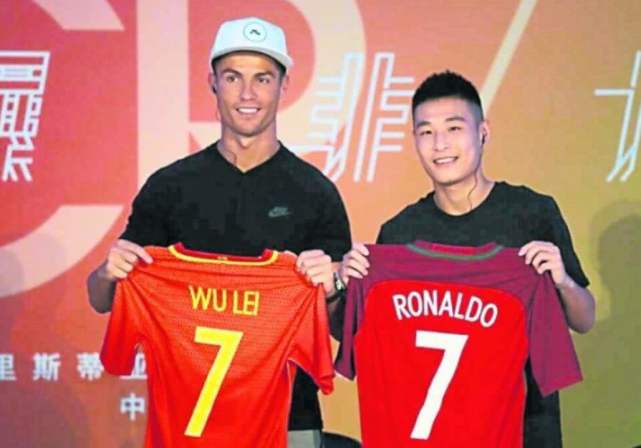 除了王大雷,c罗还合影过哪些中国球员?