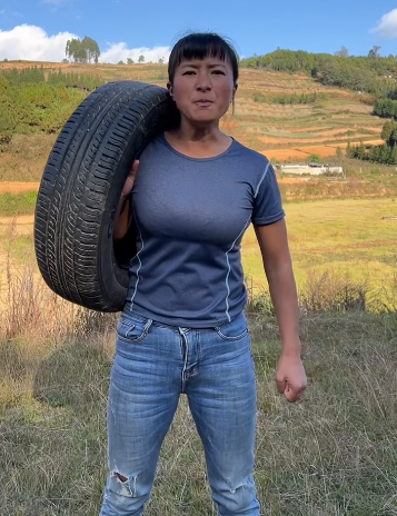冷美人杨慧:退伍女兵变身"女版李小龙",徒手掀翻300斤