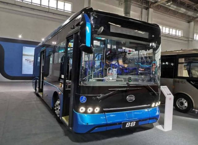 小身材有大智慧比亚迪b8纯电动公交车