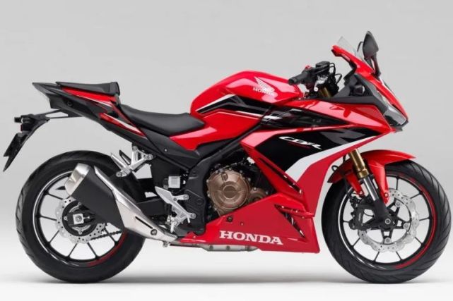 2022款cbr400r共推出grand prix red (锦标赛红)