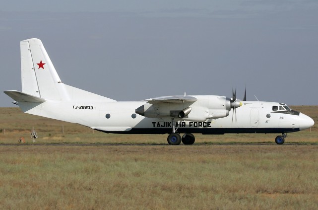 运输机4架l-39高级喷气式教练机教练机塔吉克斯坦空军军徽塔吉克斯坦