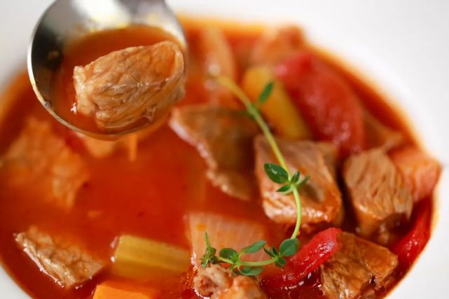 适合老年人的菜谱|罗宋汤|红肠|胡萝卜|罗宋汤|俄式红菜汤|番茄沙司