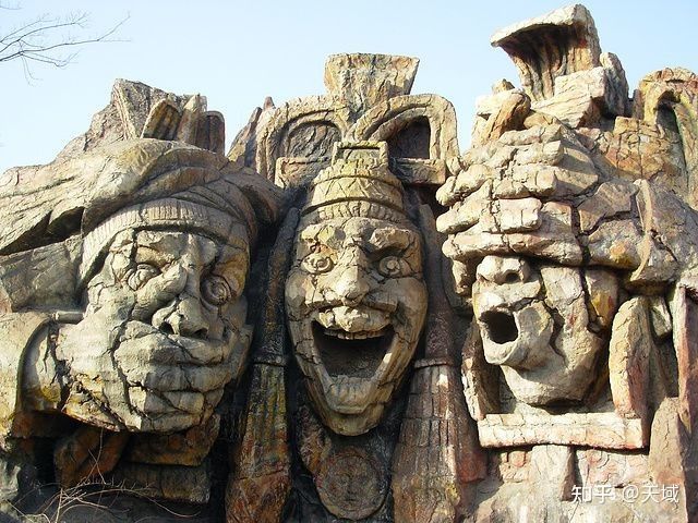 玛雅,这个在公元前1000年前,由简朴的农渔社区发展出辉煌的文化,而又