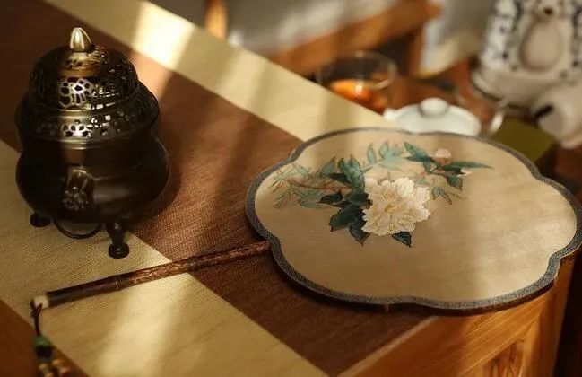 《当家主母》中的非遗缂丝:丝丝真情,表里有道!