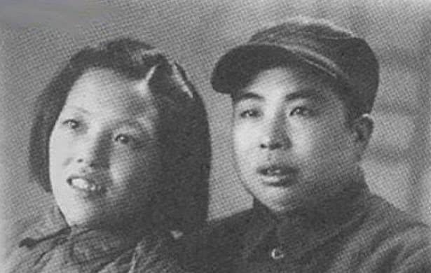 林总四大心腹的后代如何?子女们偶尔聚会,林豆豆坐正中间
