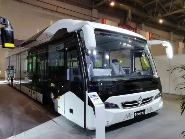 服务民用机场格力钛14米机场摆渡车获机场准入资格