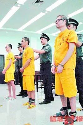 舆论哗然的同时,首犯赵富强被判死缓,进而引发了更多的争议.