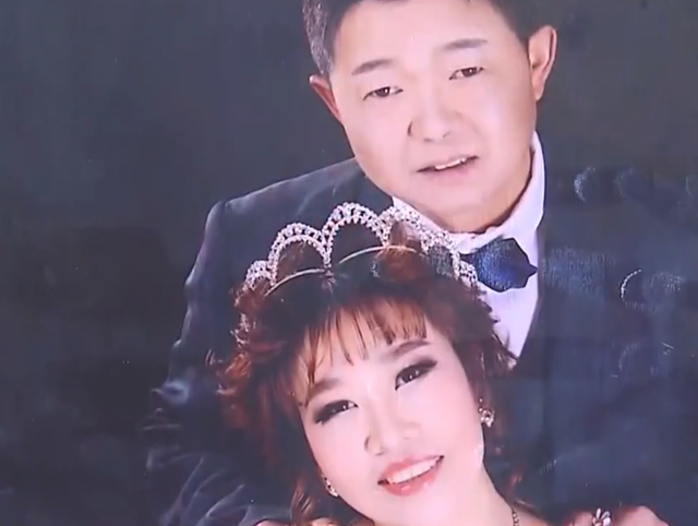 据张义宏表示,他与妻子江霞相识与两年前,自己本就