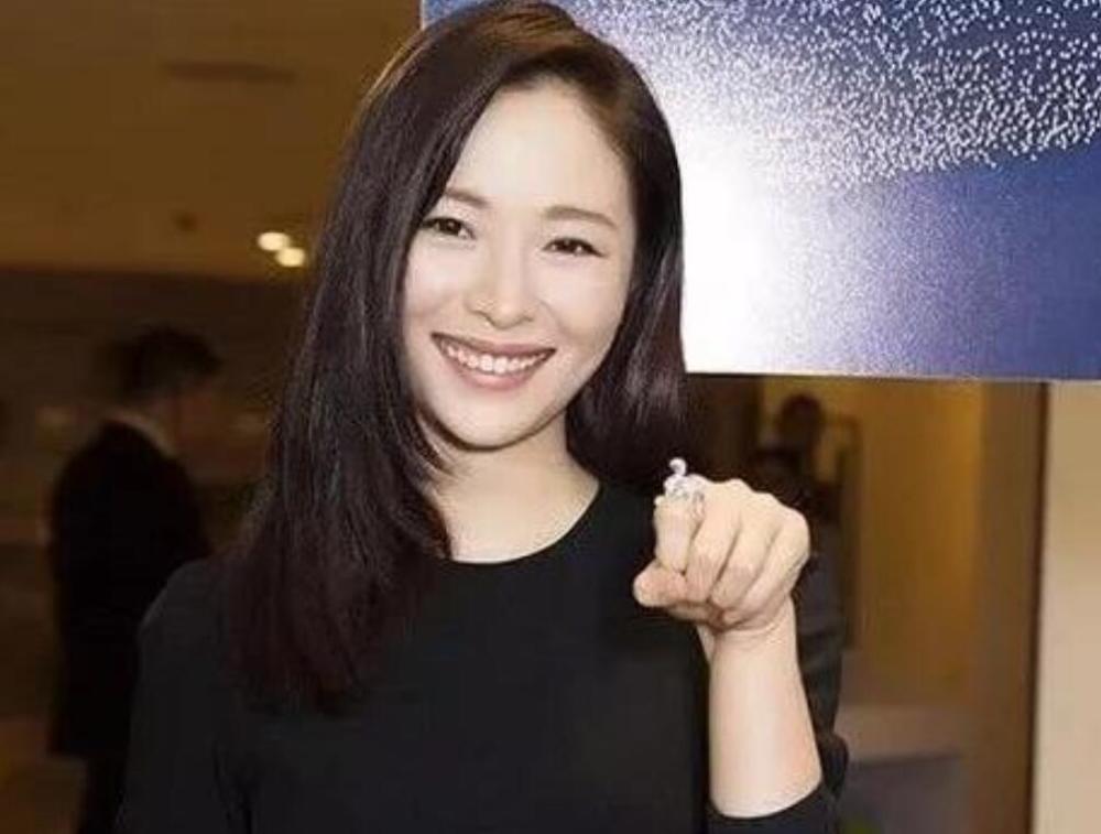 连于正都忍不住调侃江一燕.