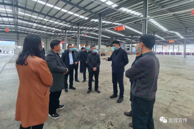 市委副书记,代理市长徐阳,市政协主席黄玲,市领导李恳古,市委常委