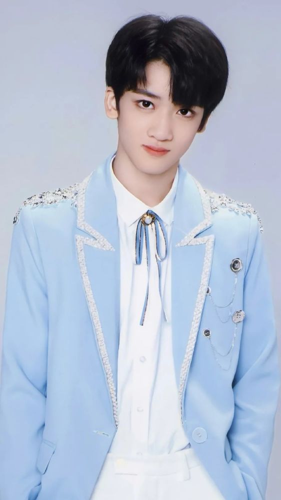明星锁屏tf家族邓佳鑫壁纸闪闪发光