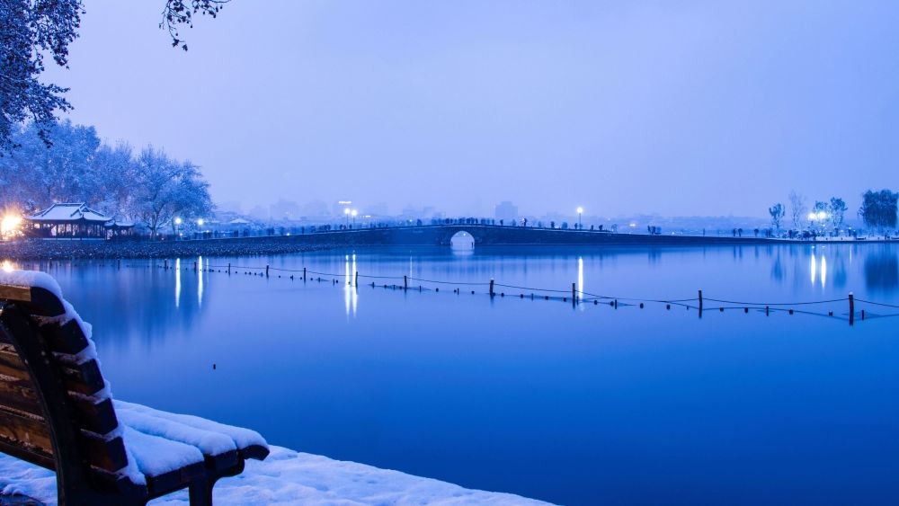 有道云:晴西湖不如雨西湖,雨西湖不如雪西湖杭州西湖的冬天今天,给