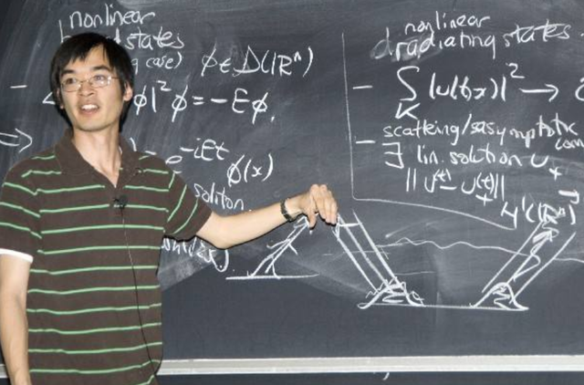 升学教育：13岁高考760分，比爱因斯坦智商还高的天才，如今甘当普通人