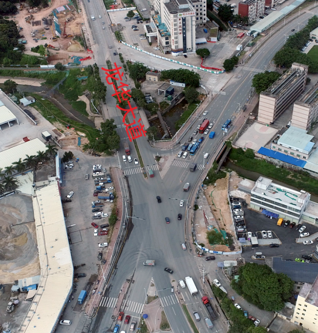 近期途经龙华大道这个路口 要这样绕行